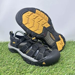 Keen Newport H2 Mens Outdoor Hiking Sandals Size 9 Black 1001907 Water Shoes